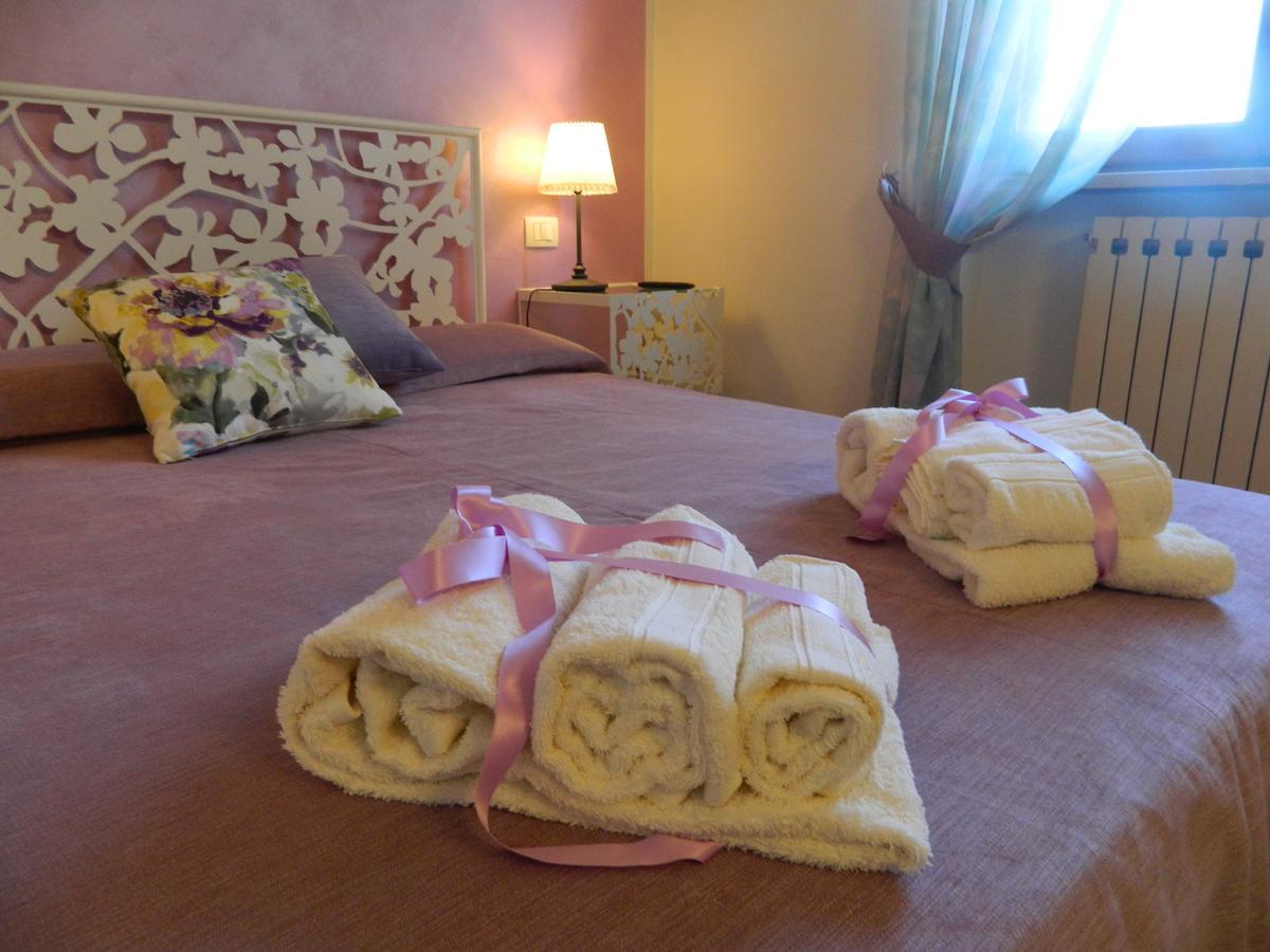 Affittacamere Casa Mac & Rose San Quirico dʼOrcia Eksteriør bilde