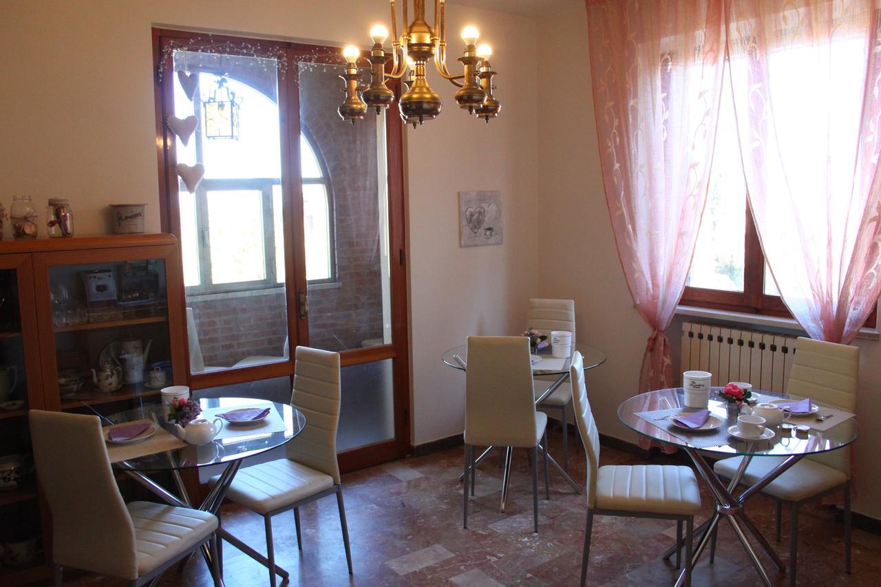 Affittacamere Casa Mac & Rose San Quirico dʼOrcia Eksteriør bilde